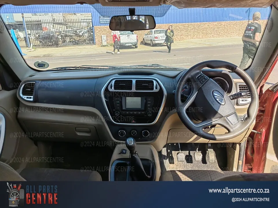 2017 Mahindra TUV 300 1.5 view 4