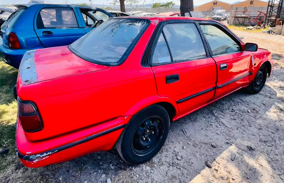 1996 Toyota Corolla thumbnail 3