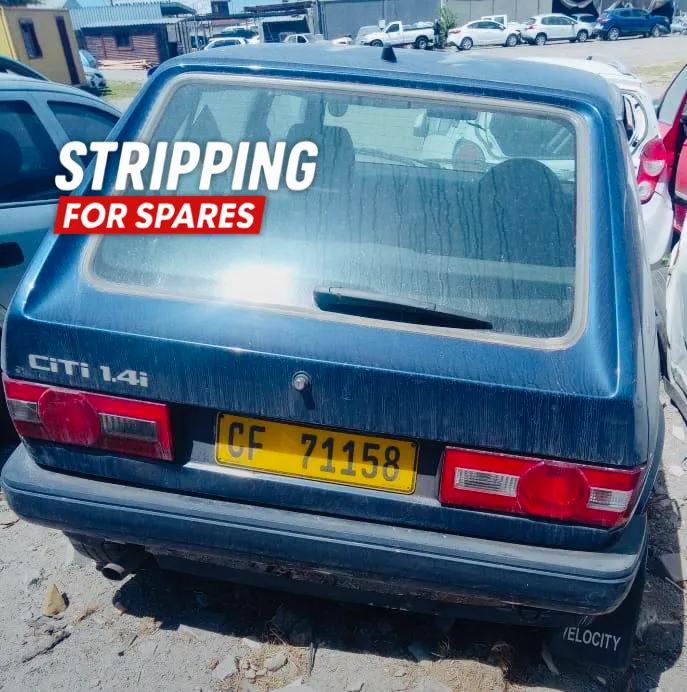 2000 Volkswagen Golf AGY078030 view 2